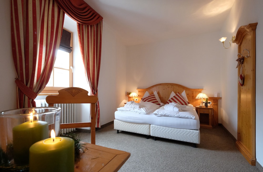 ROMANTIC HOTEL EXCELSIOR 20/45