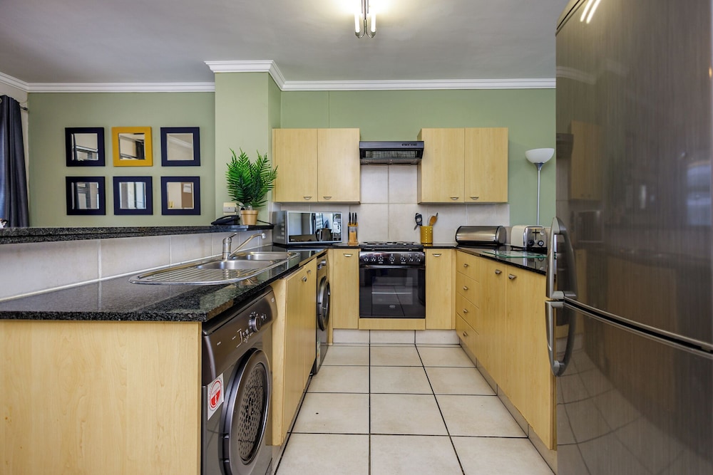 Westpoint Executive Suites - Apartments 16/70