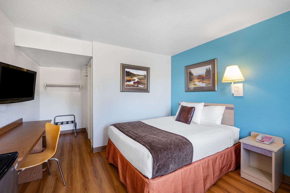 Travelodge by Wyndham Miles City 14/60