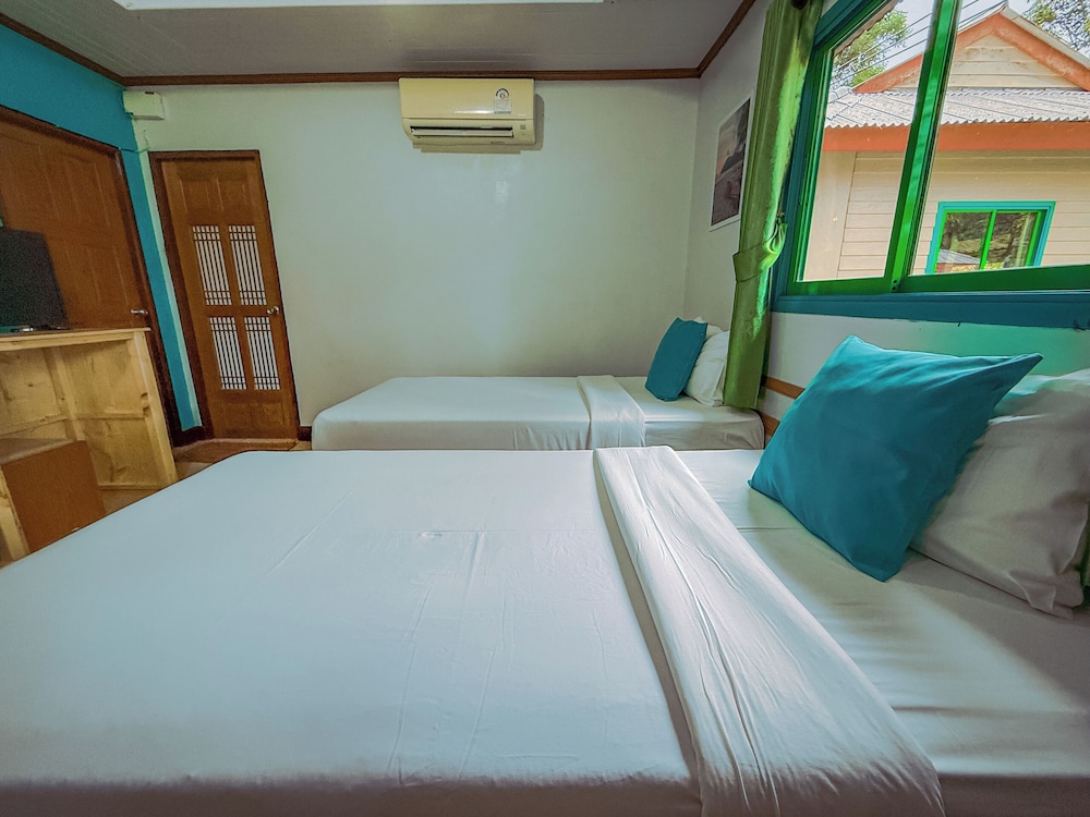 Ko Kut Ao Phrao Beach Resort 11/50
