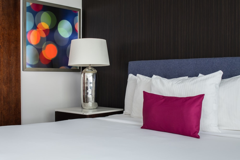 Hotel Lucent 8/64