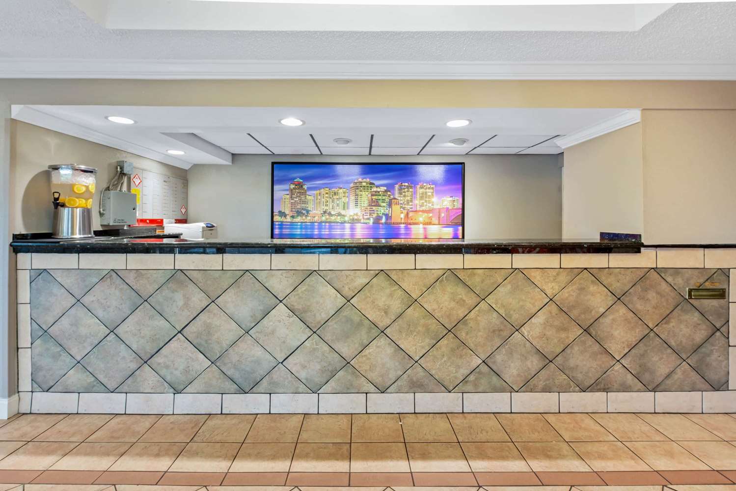 La Quinta Inn by Wyndham West Palm Beach - Florida Turnpike 8/36