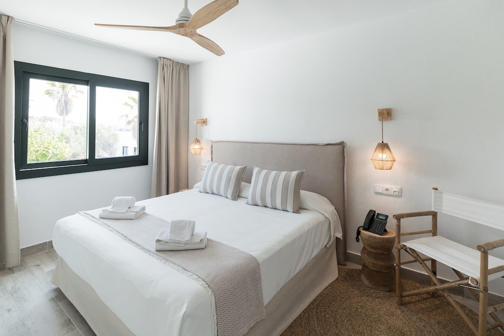 Beach Club Aparthotel 12/40
