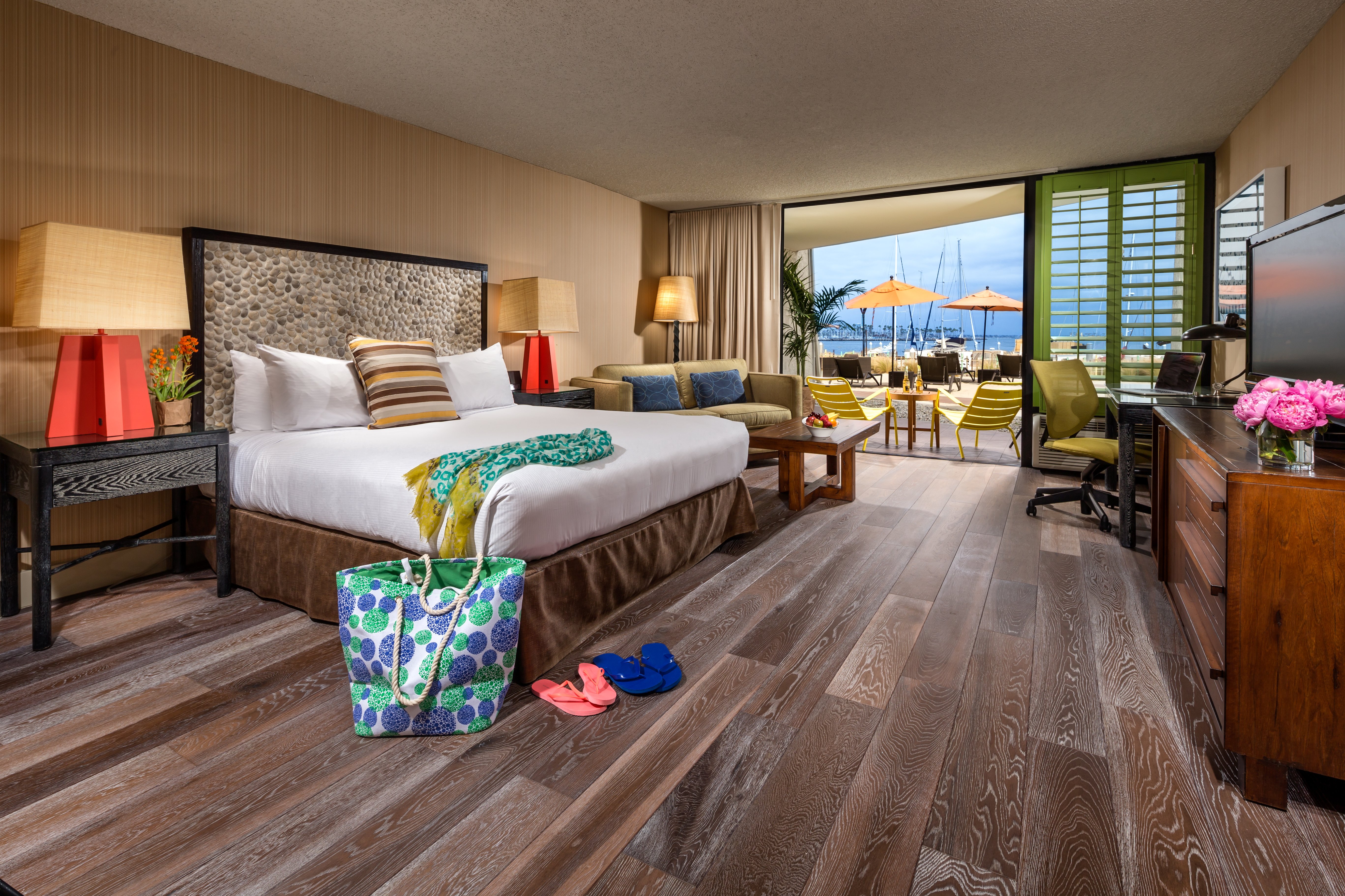 Deluxe, King Bed, Water View, Balcony