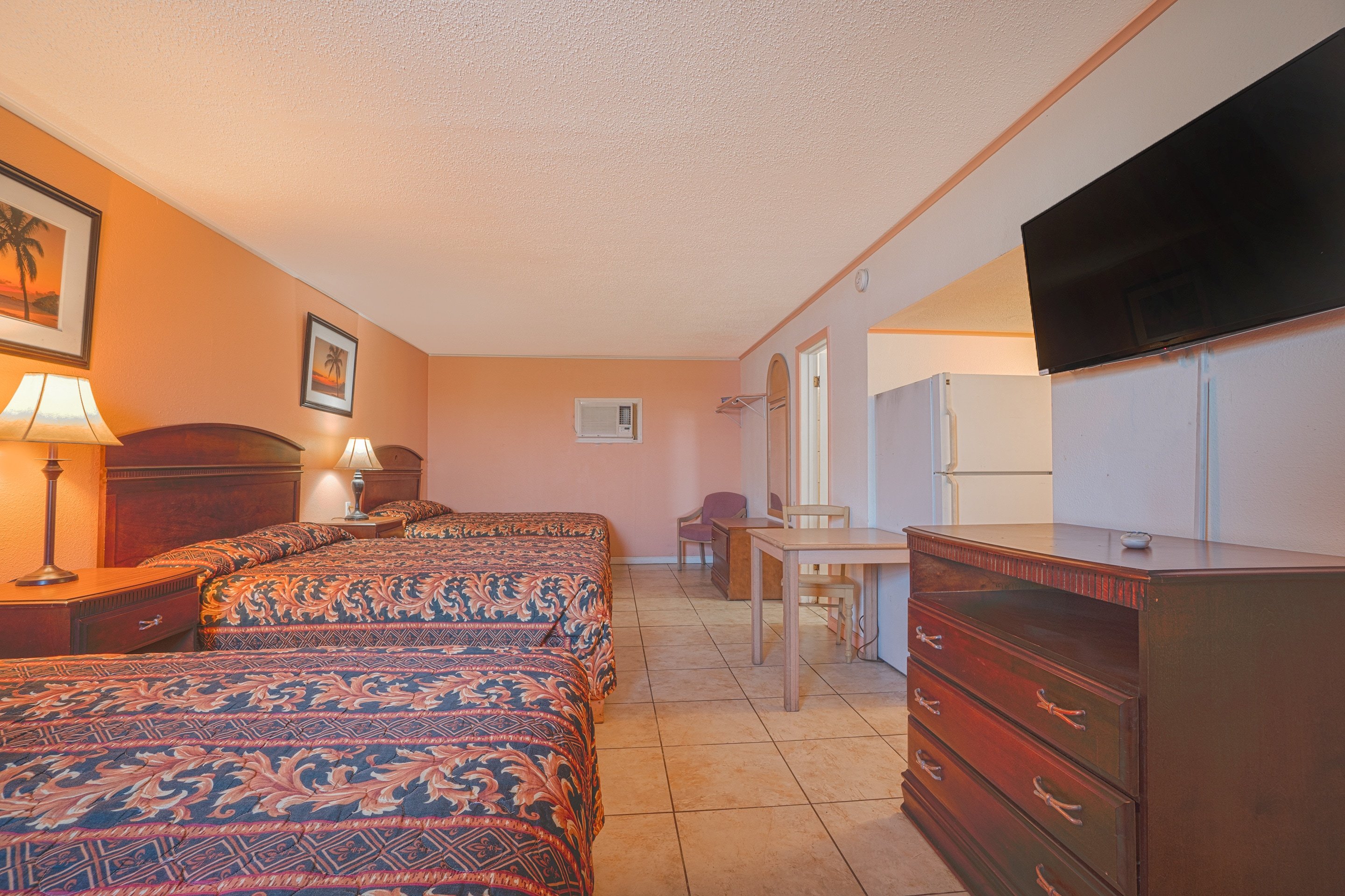ROOM, 3 QUEEN BEDS