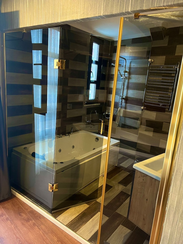 Beta Hotel 26/37