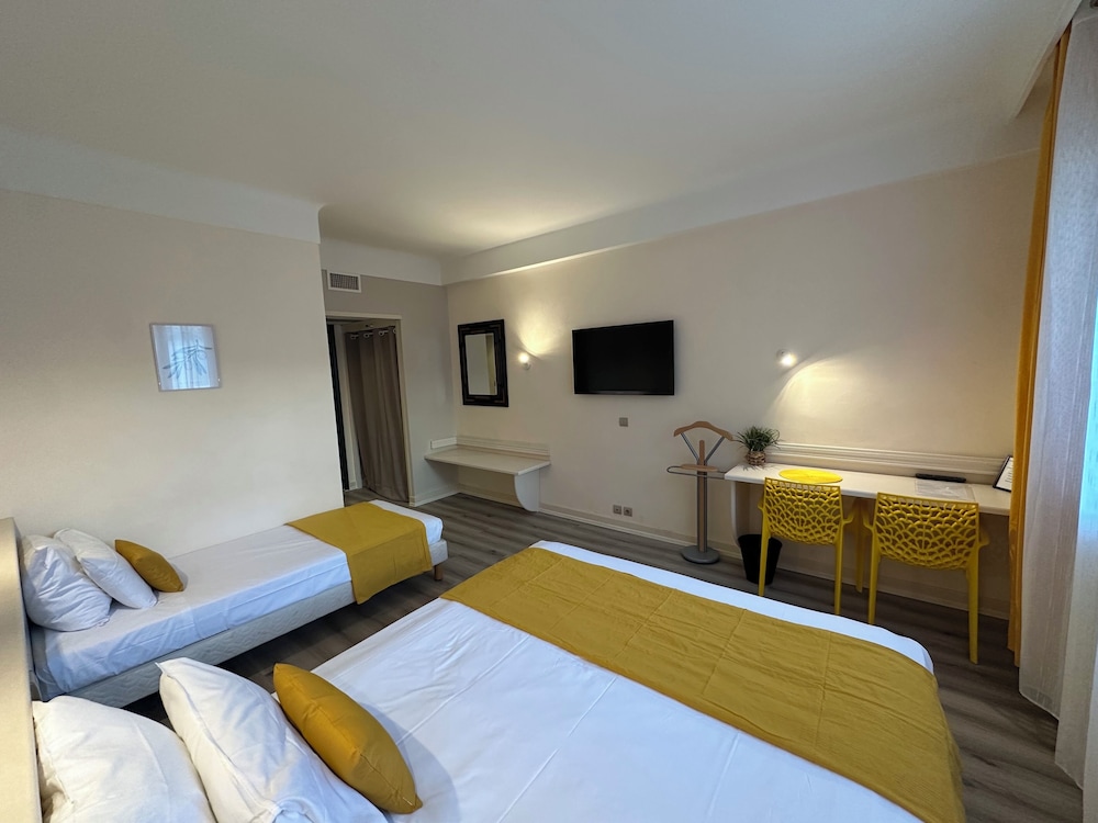 Hotel Chiffre 16/69
