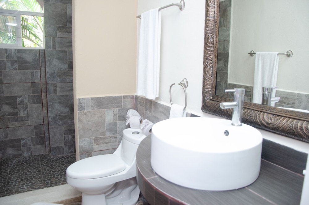 Master, Suite, 2 Double Beds, Mala Vecindad Playa Beer Hotel 6/7