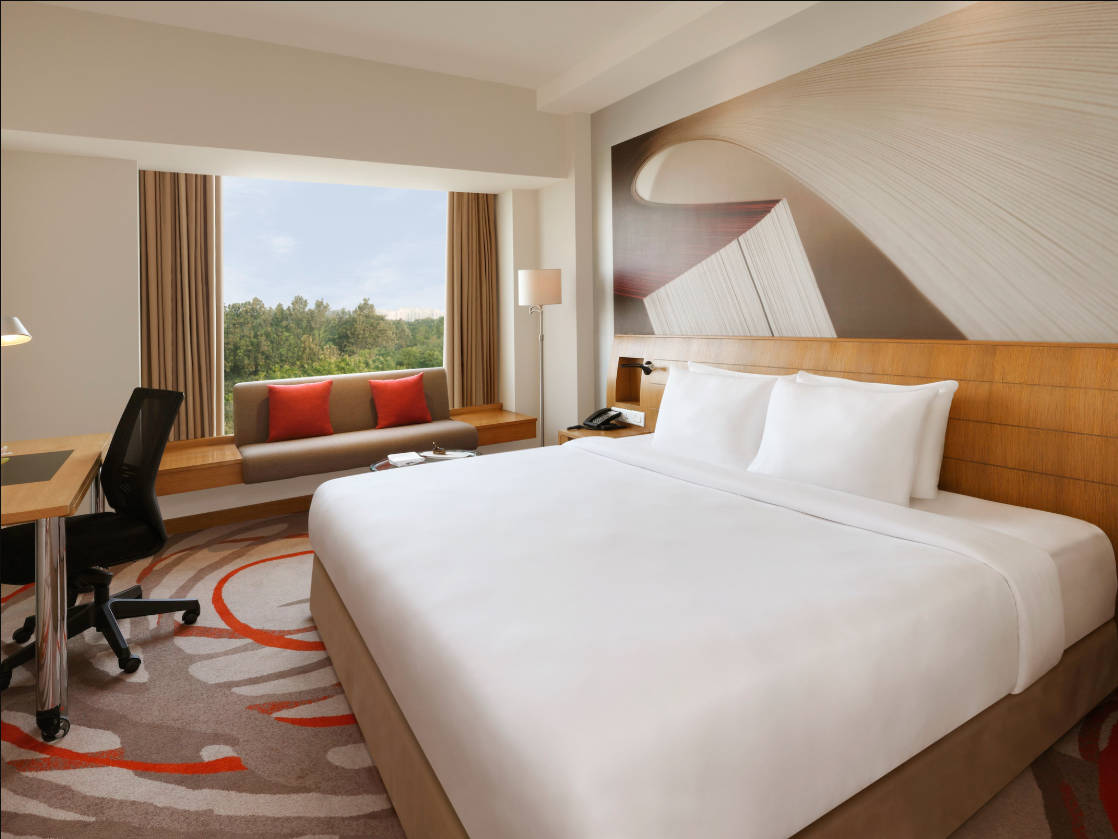 EXECUTIVE, QUEEN BED, PREMIER FLOOR