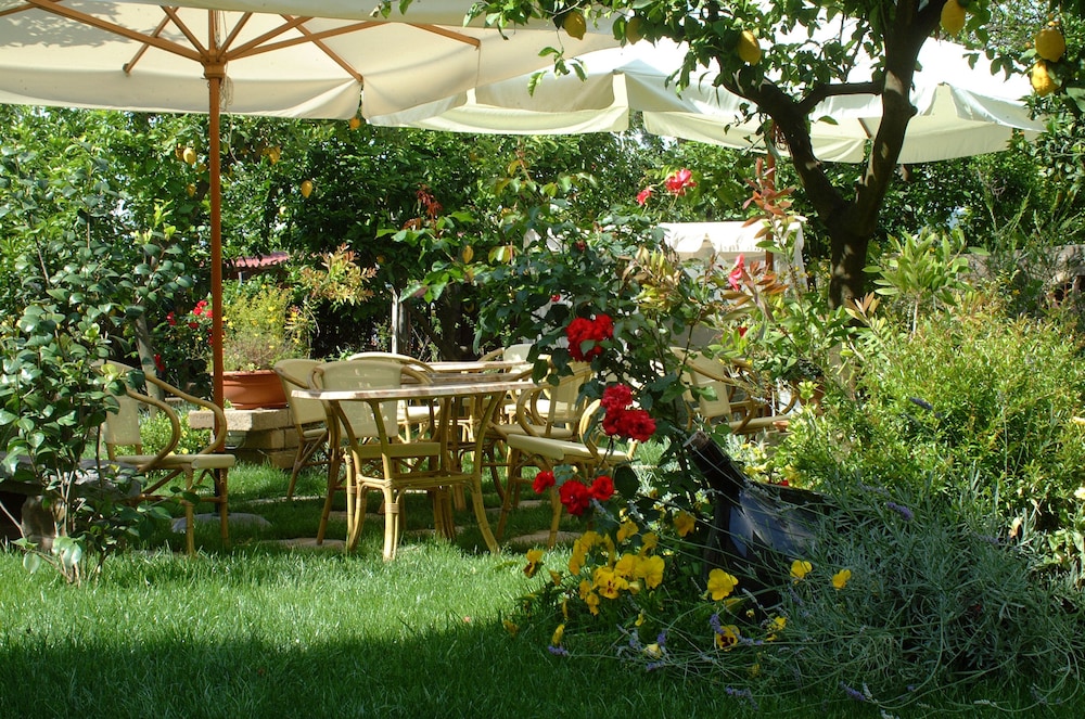 Il Roseto Resort 56/66