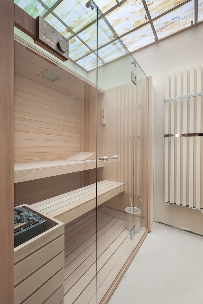 LIASSIDI WELLNESS SUITES 20/46