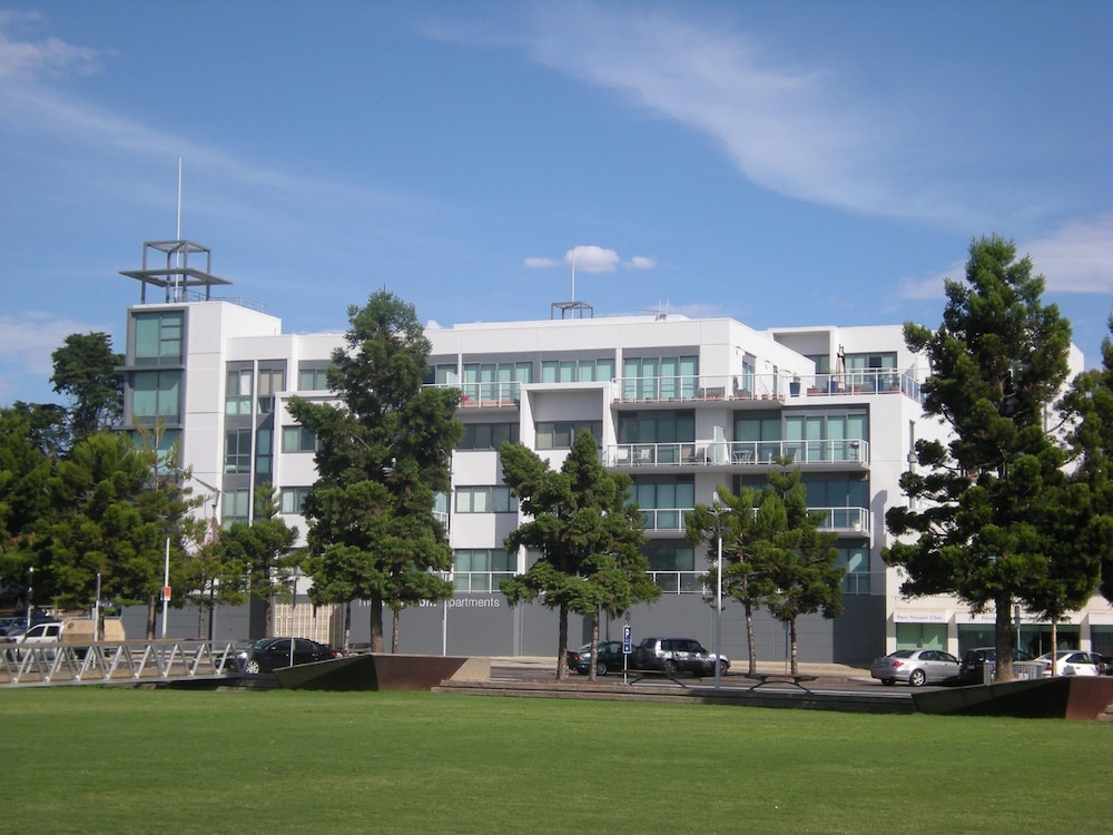 The Waterfront Apartments Geelong 36/40
