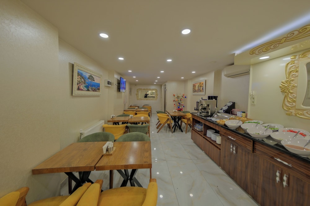 Grand Kavi Hotel 30/50