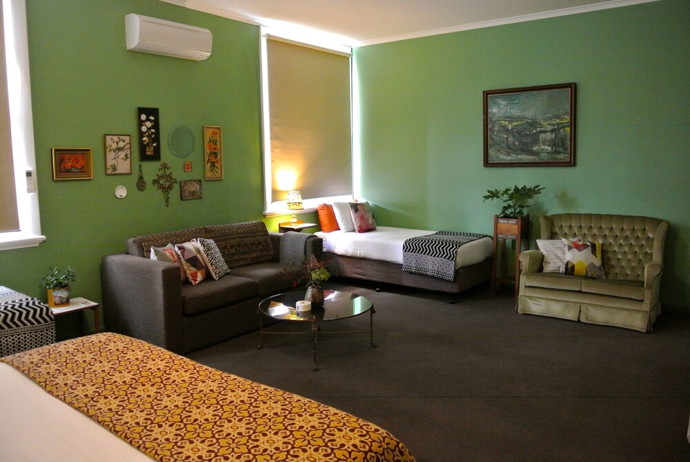 Vine Valley Inn 31/36