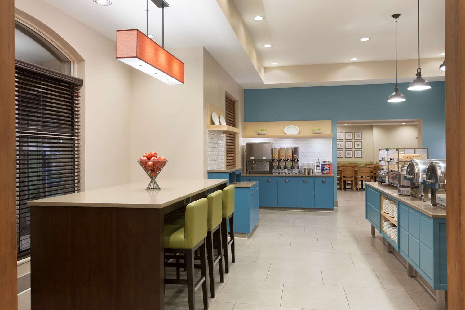 Country Inn & Suites by Radisson, Bloomington at Mall of America 10/18