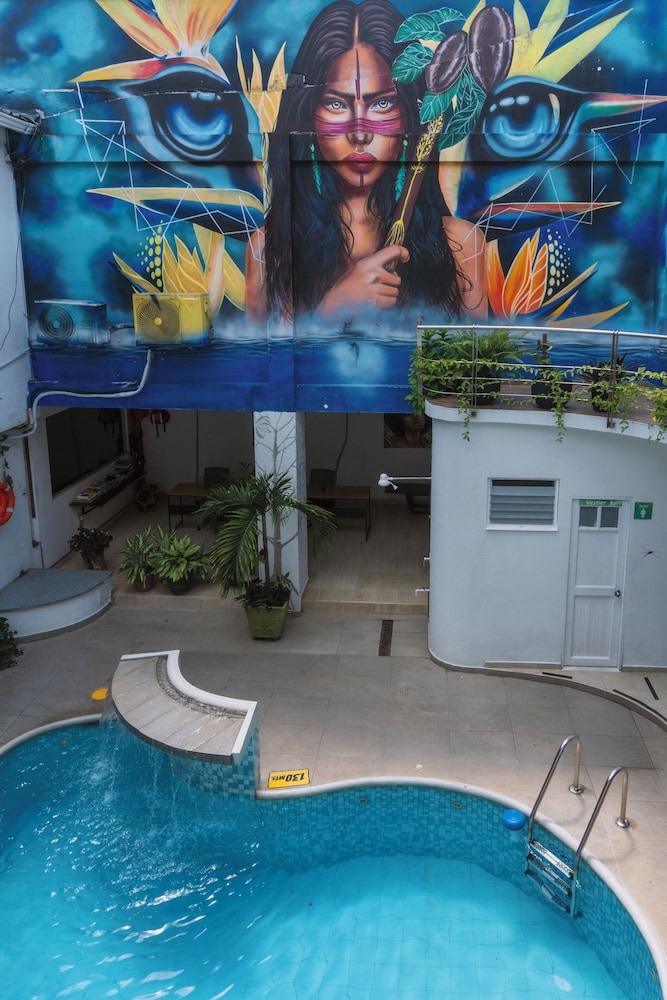Waira Suites Hotel 52/55