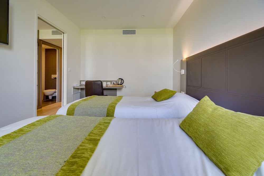 BRIT HOTEL SAINT-DIZIER 24/67
