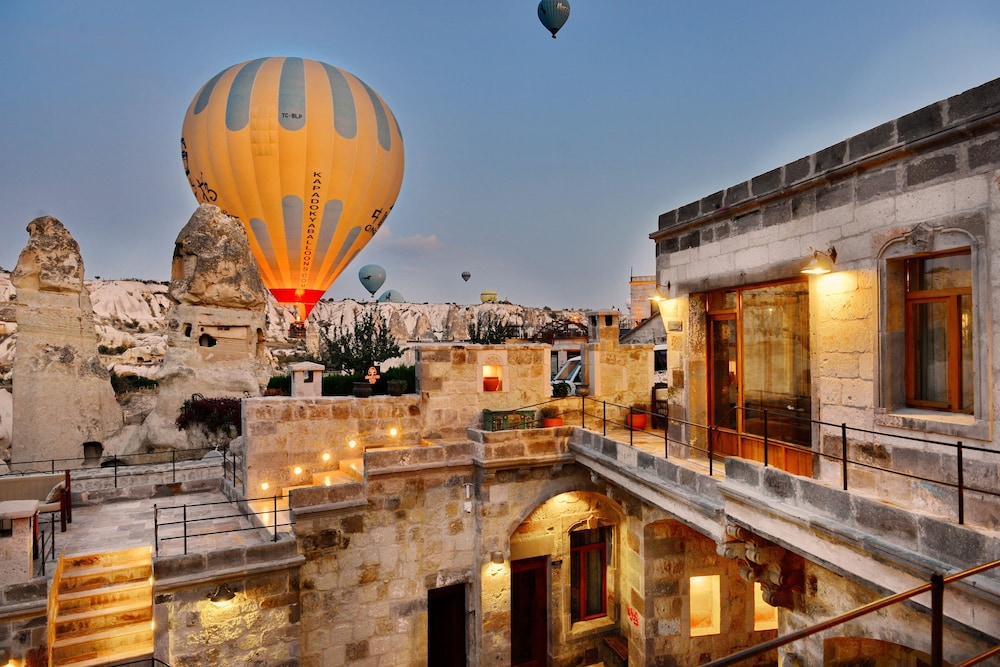 Aza Cave Hotel 5/50