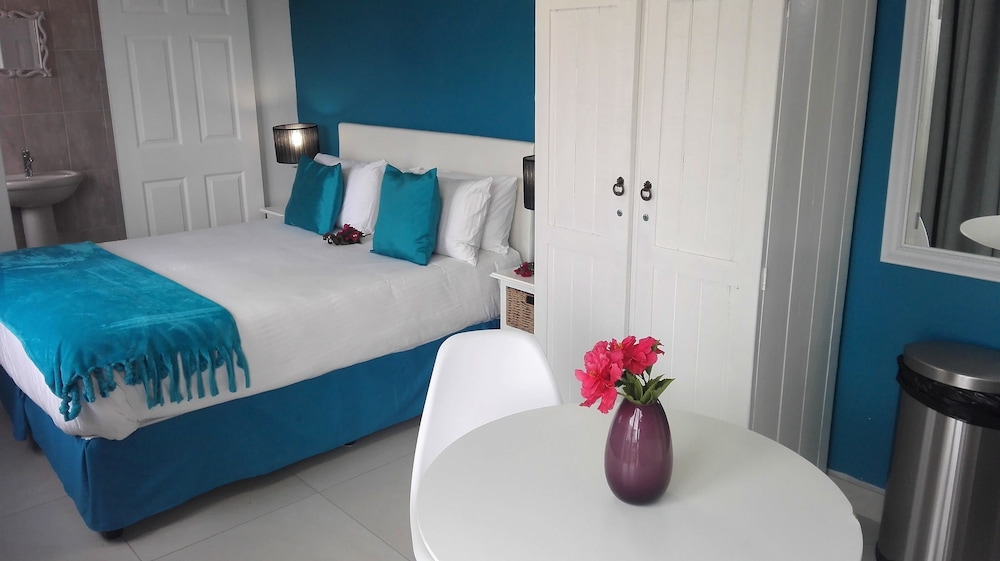 Saldanha Bay Lodge 11/32
