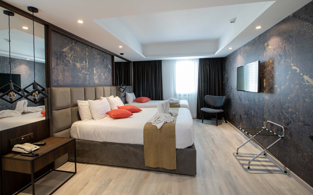 ALMOND BUSINESS SUITES 29/64