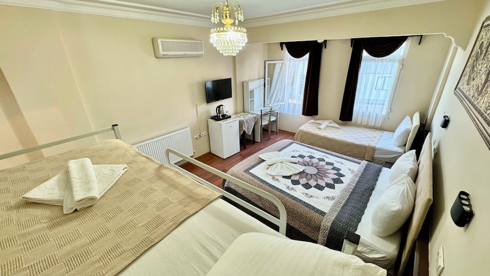 1 Bedroom, Grand, 1 Double and 3 Single Beds, City View, Ephesus Centrum 9/10
