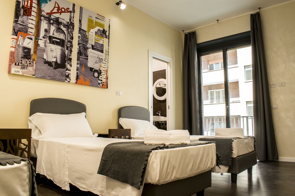 Male Dorm, 3 People