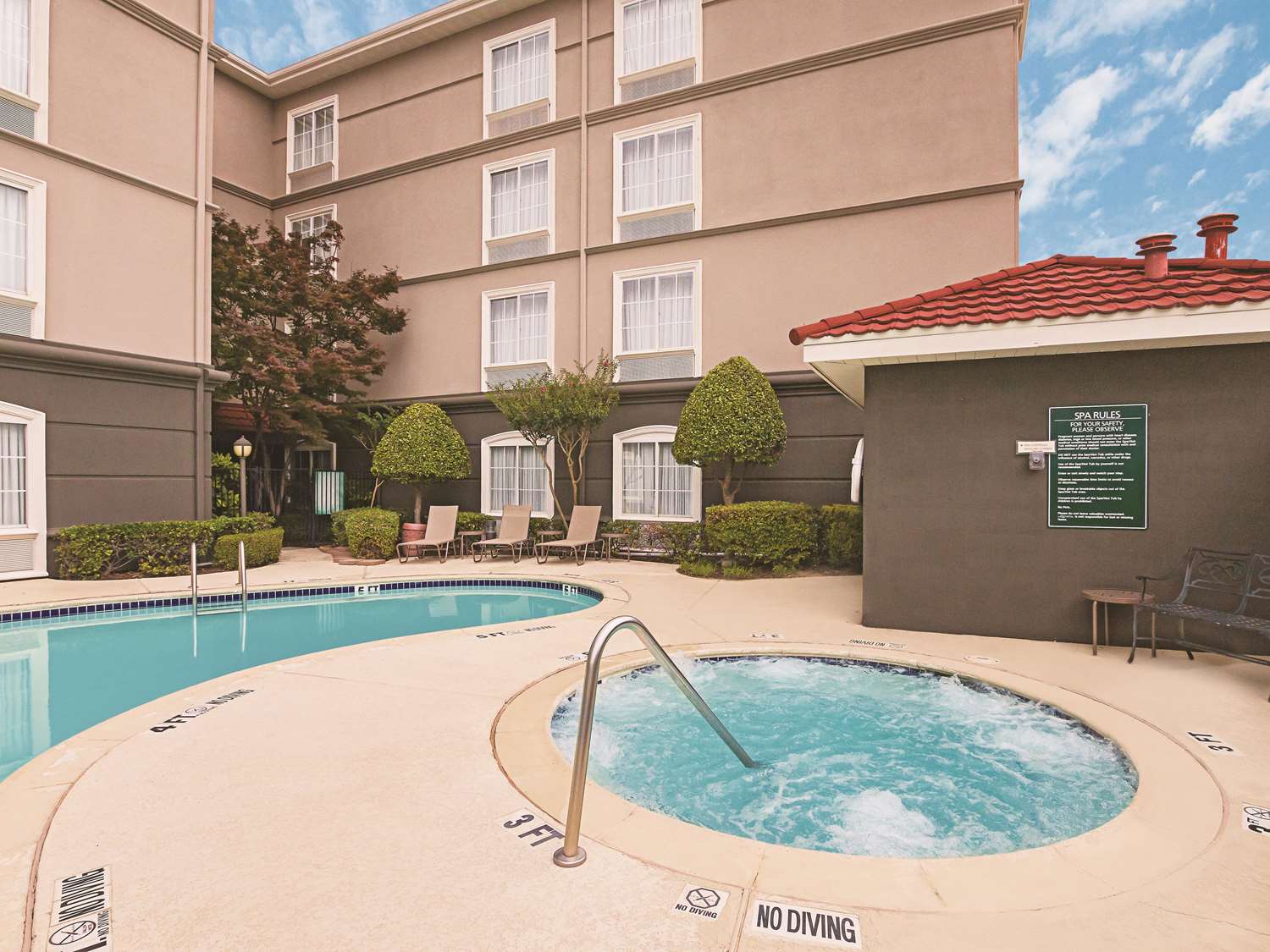 La Quinta Inn & Suites by Wyndham Fort Worth City View 43/48