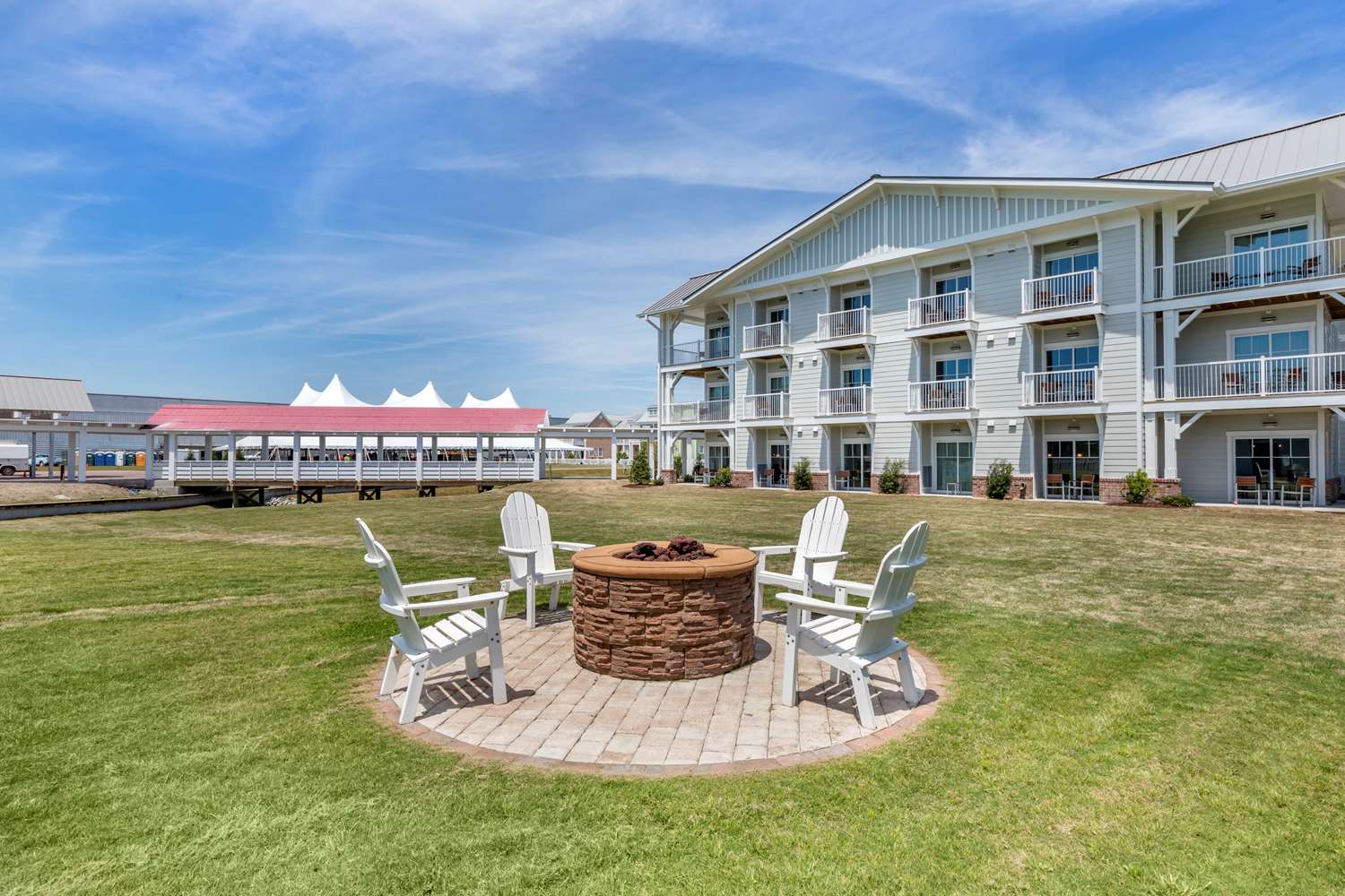 Beaufort Hotel NC 42/48