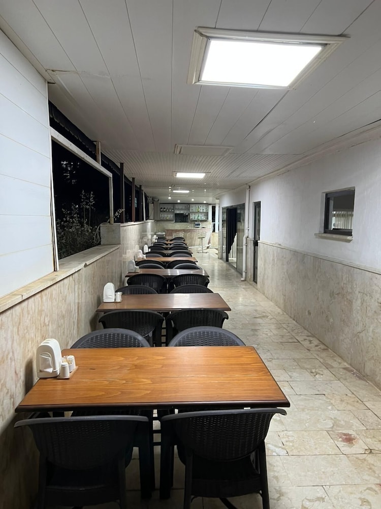 Kartel Hotel 39/50