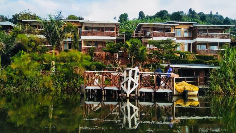 Lake Bunyonyi Rock Resort 2/50