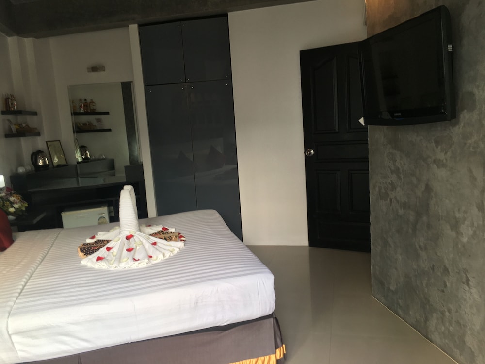 The Front Hotel And Apartment 30/76