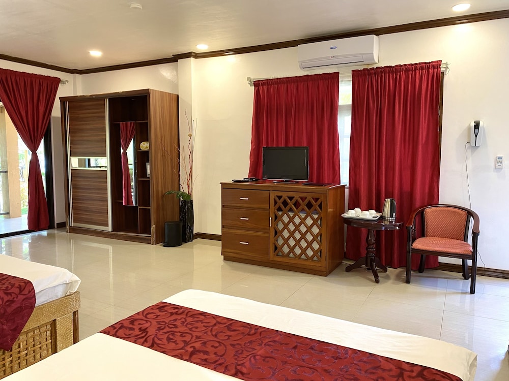 Anda White Beach Resort 14/64