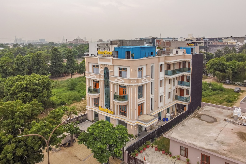 Lime Tree Hotels & Banquet Greater Noida 5/50