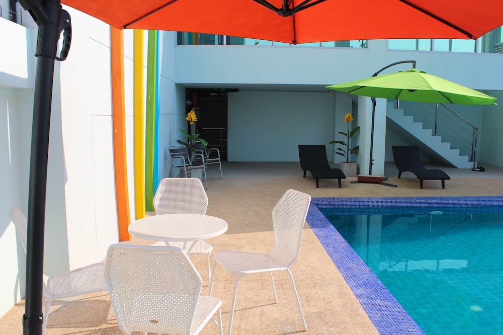 42C The Chic Hotel 26/49