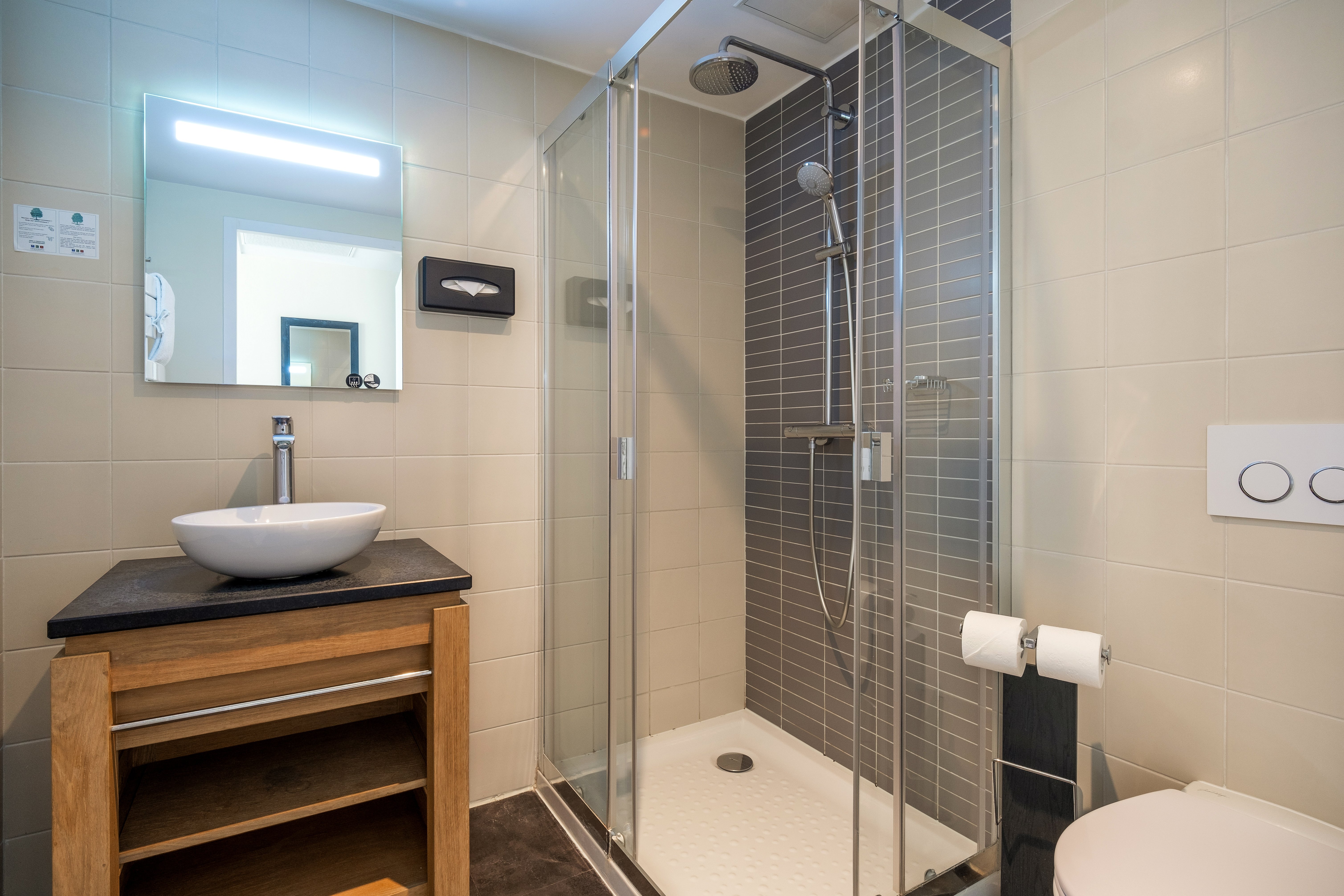 CLARION COLLECTION HOTEL LES FLOTS 25/27