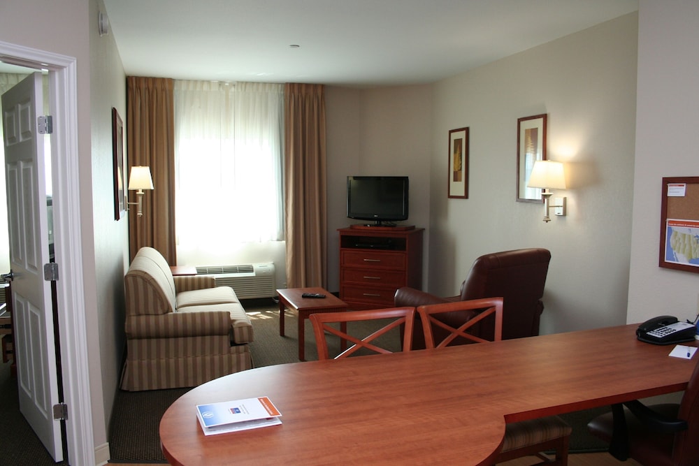 Candlewood Suites Avondale-New Orleans 27/42
