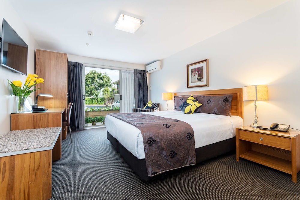 Best Western Newmarket Inn & Suites 7/58