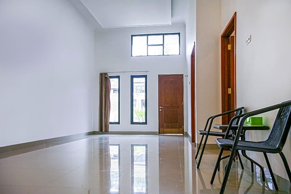 OYO 3438 Pasir Padi Inn Syariah 10/21