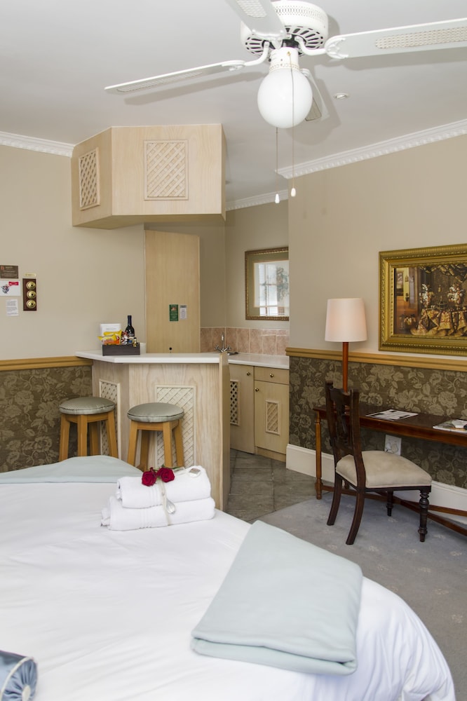 Brighton Lodge 25/69