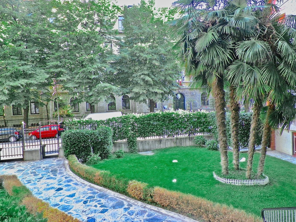 Aiello Suites Executive 24/29