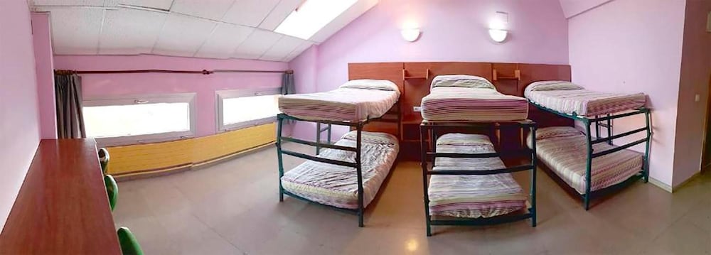 Albergue Jaca 35/44