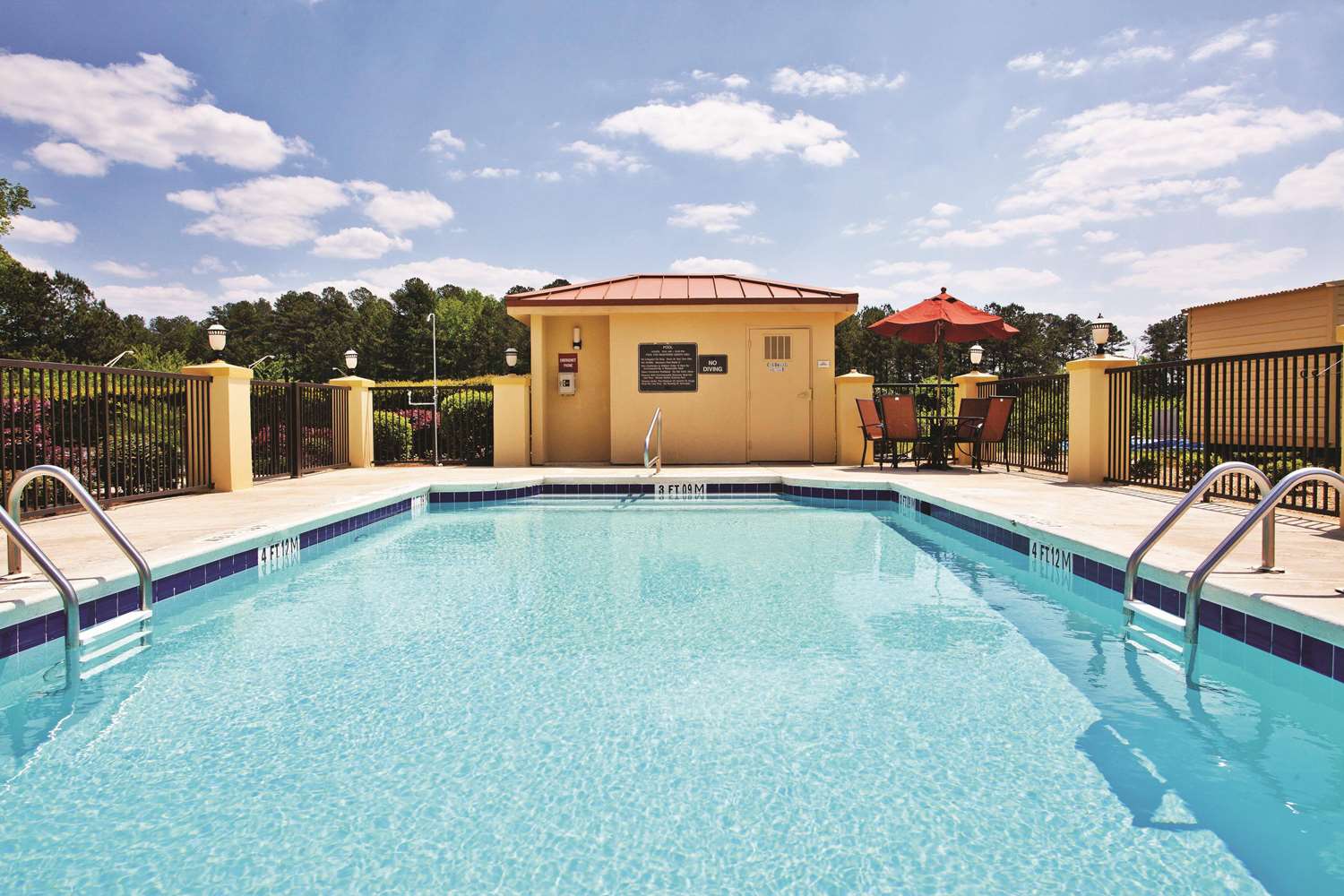 La Quinta Inn and Suites by Wyndham LaGrange / I-85 12/26