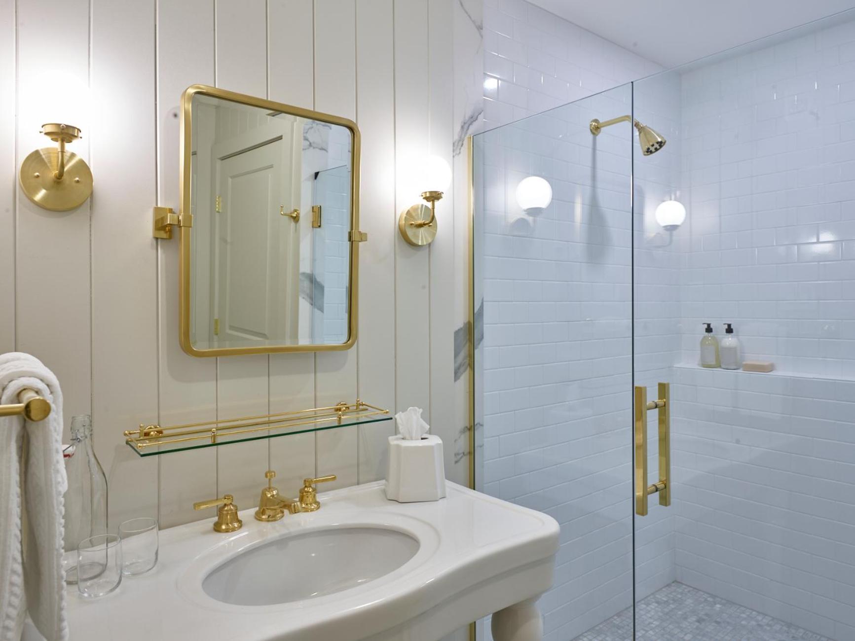 Room, 2 Queen Beds, Lake View, The Lake House on Canandaigua 4/5