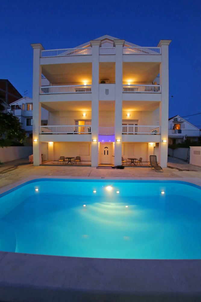Villa Triana 3/70