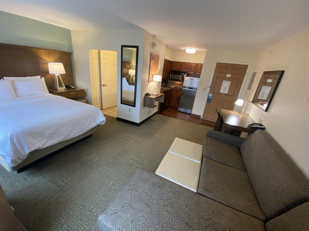 Staybridge Suites Great Falls 23/81