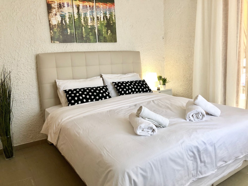 2 Bedrooms, Deluxe, Apartment, 1 Single and 2 Queen Beds