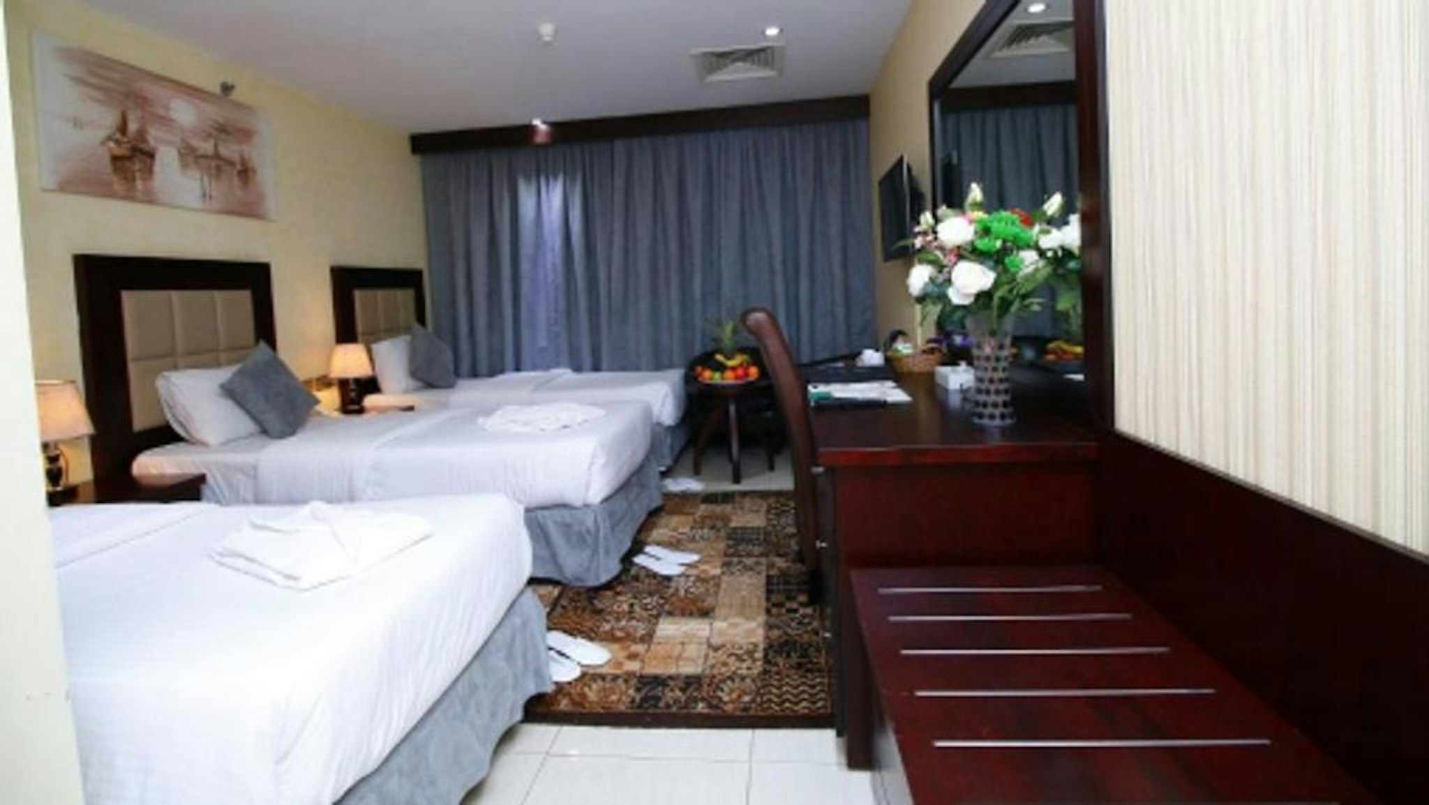 ROOM, TRIPLE