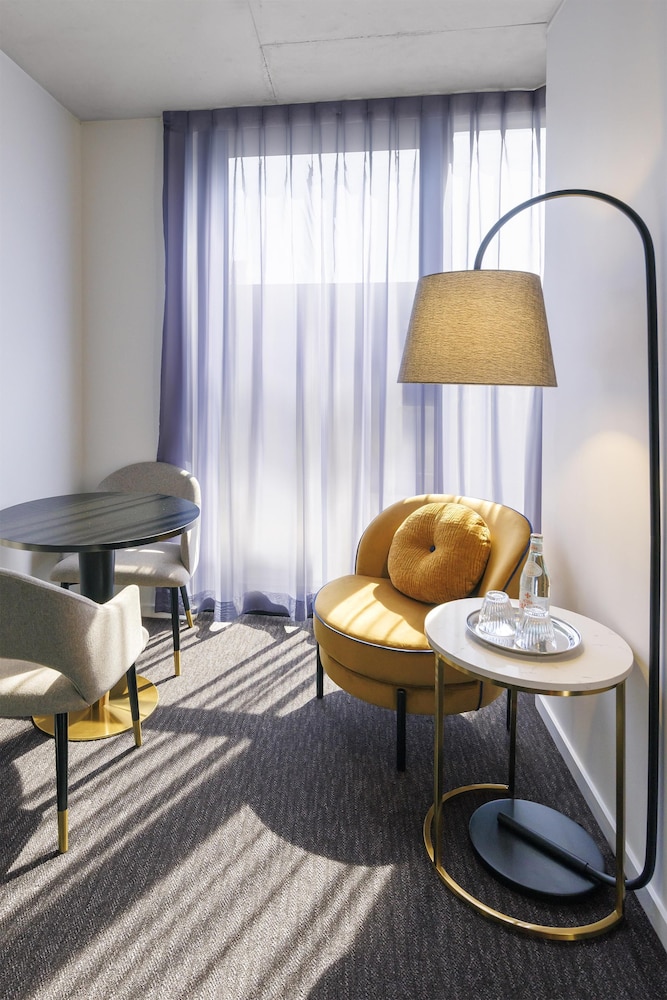 Oaks Melbourne St Kilda Road Hotel 49/64