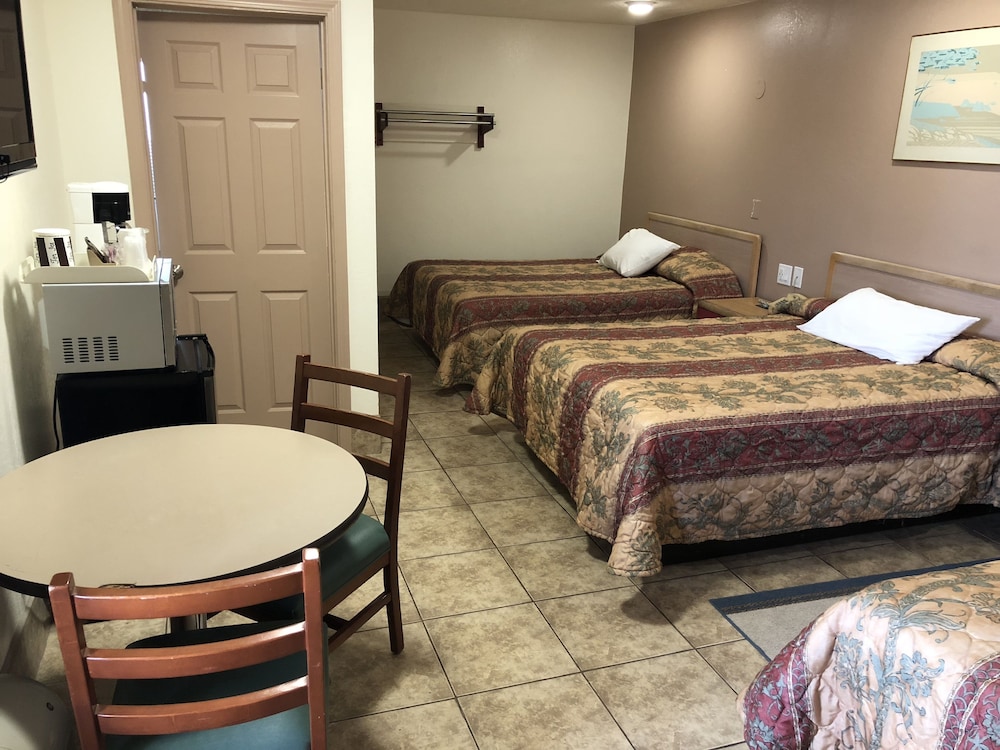 Topper Motel 20/47