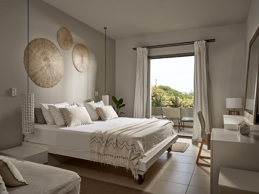 SUPERIOR, DOUBLE OR TWIN BED, GARDEN VIEW